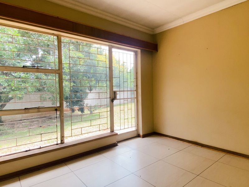 The right home at the right price in Three Rivers East - Photo 8