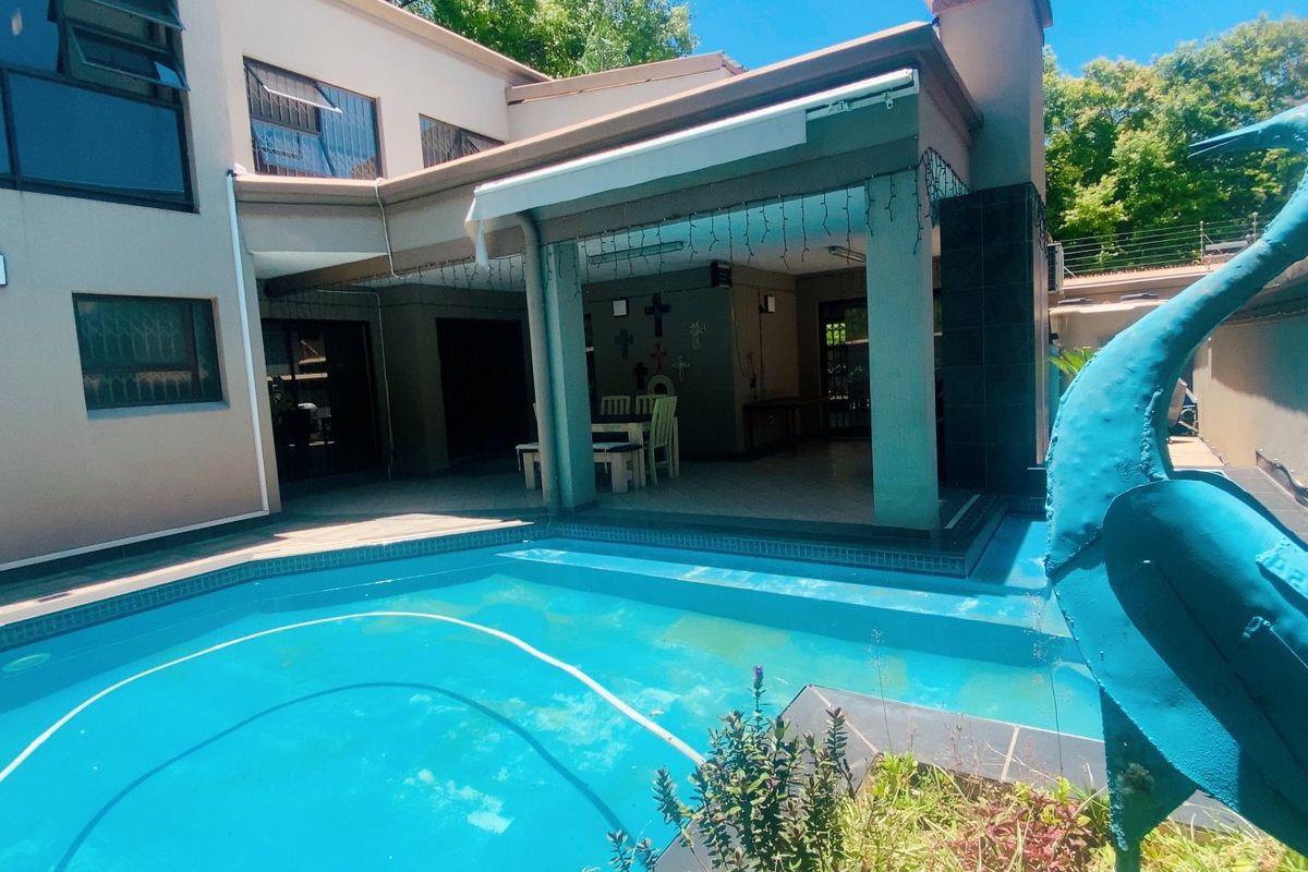 Full title double-storey townhouse in Three Rivers Proper - Photo 4