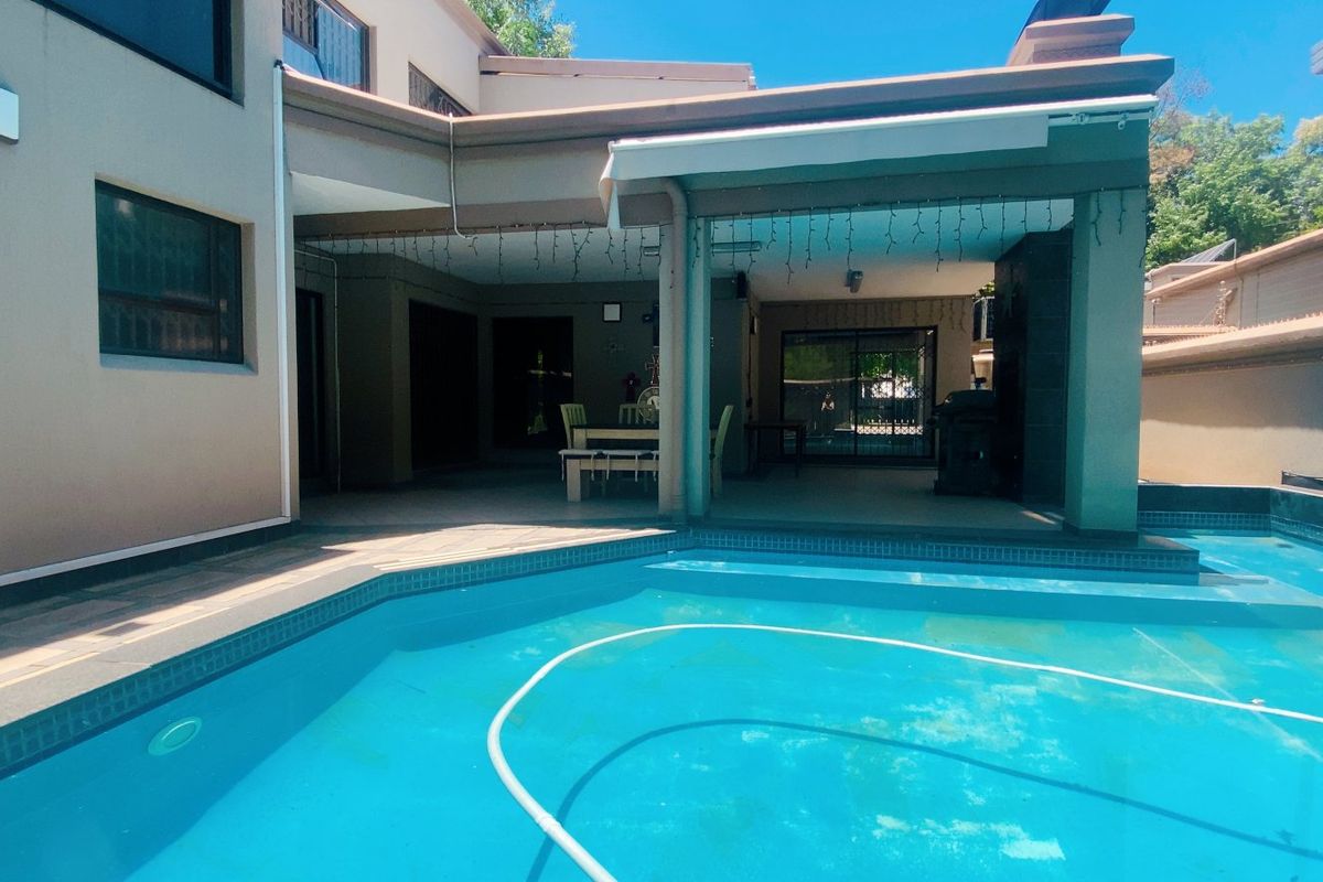 Full title double-storey townhouse in Three Rivers Proper - Photo 3