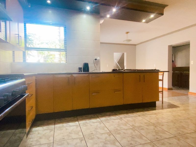 Full title double-storey townhouse in Three Rivers Proper - Photo 8