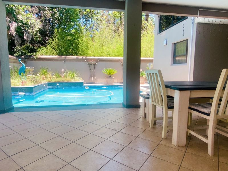 Full title double-storey townhouse in Three Rivers Proper - Photo 2