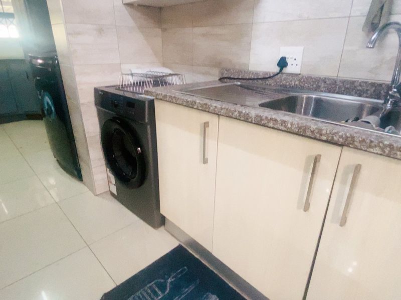 Versatile family home in Arcon Park - Photo 6