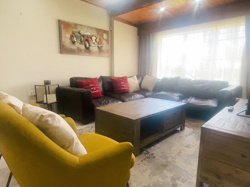 Versatile family home in Arcon Park - Photo 1