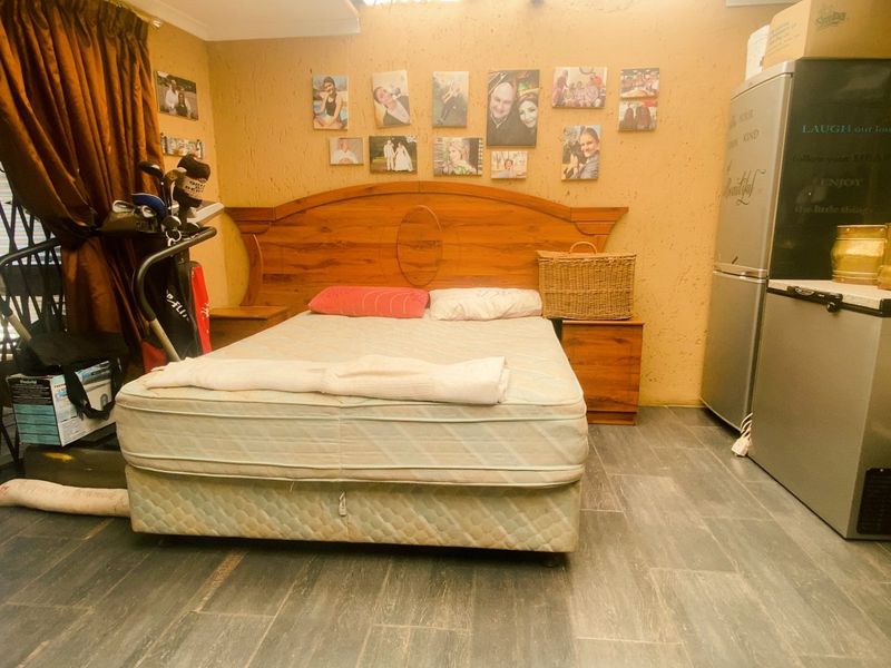 Corner stand property in Three Rivers - Photo 5