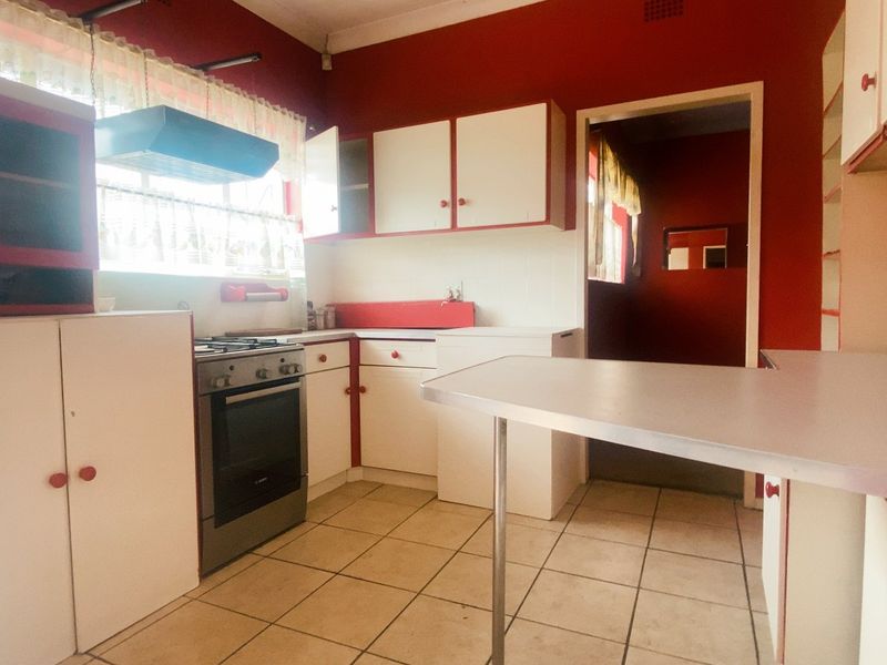 Own this home in the desirable neighbourhood of Risiville - Photo 3