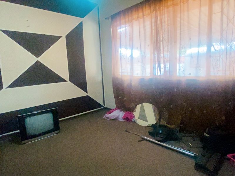 Own this home in the desirable neighbourhood of Risiville - Photo 9