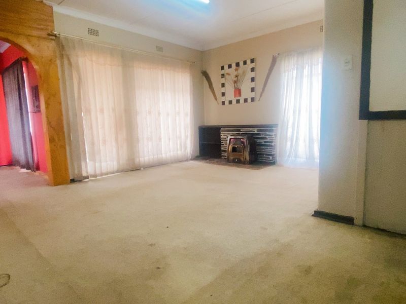 Own this home in the desirable neighbourhood of Risiville - Photo 6