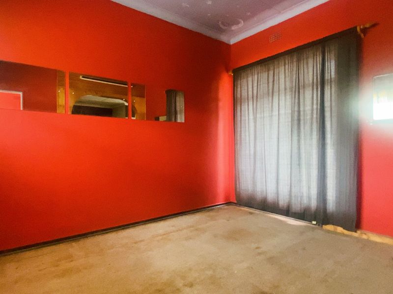 Own this home in the desirable neighbourhood of Risiville - Photo 5