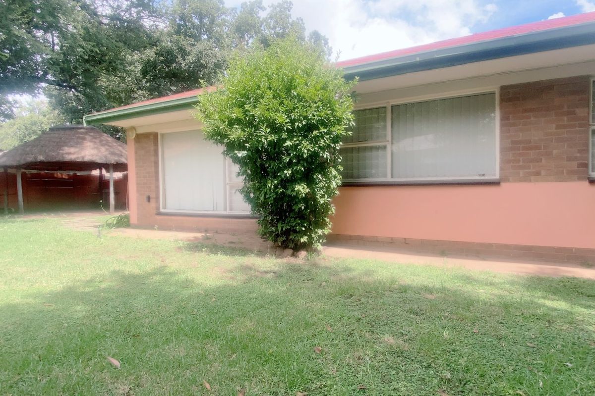 Desirable area, four bedroom home in Risiville - Photo 4