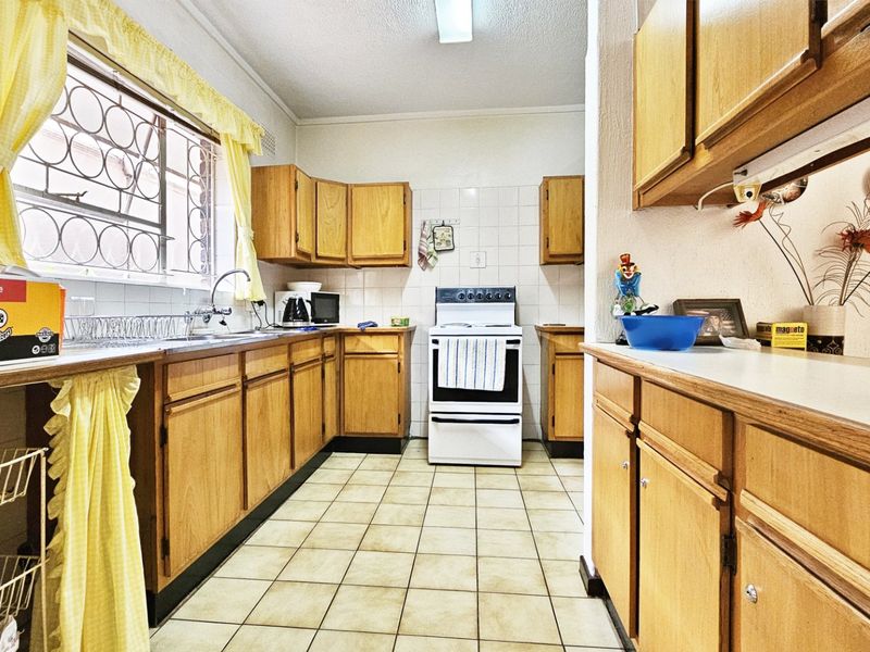 Ground Floor Apartment in Three Rivers Proper - Photo 3