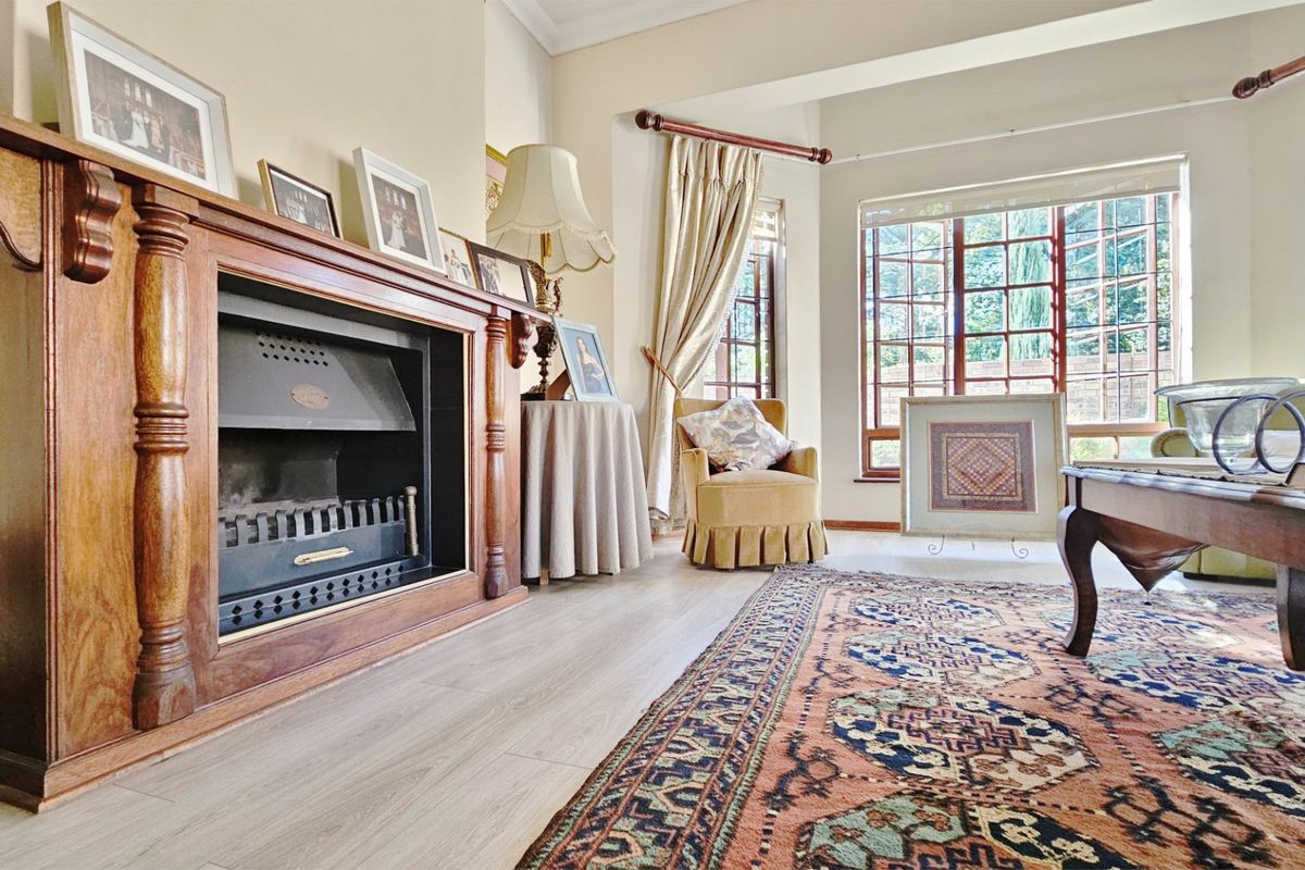 Four bedroom townhouse in Three Rivers Proper - Photo 4