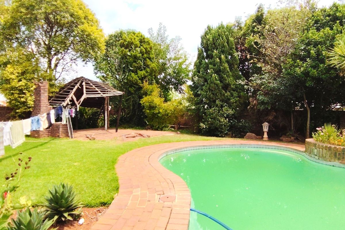 Enormous Family Home – Ideal for Entertainers - Photo 2