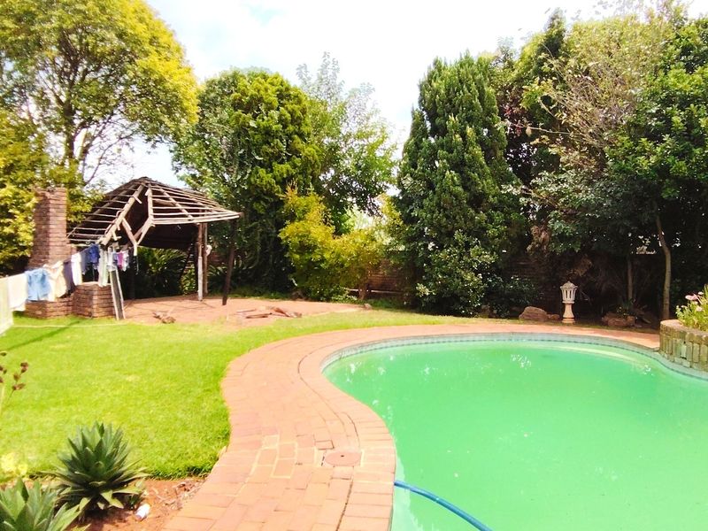 Enormous Family Home – Ideal for Entertainers - Photo 2