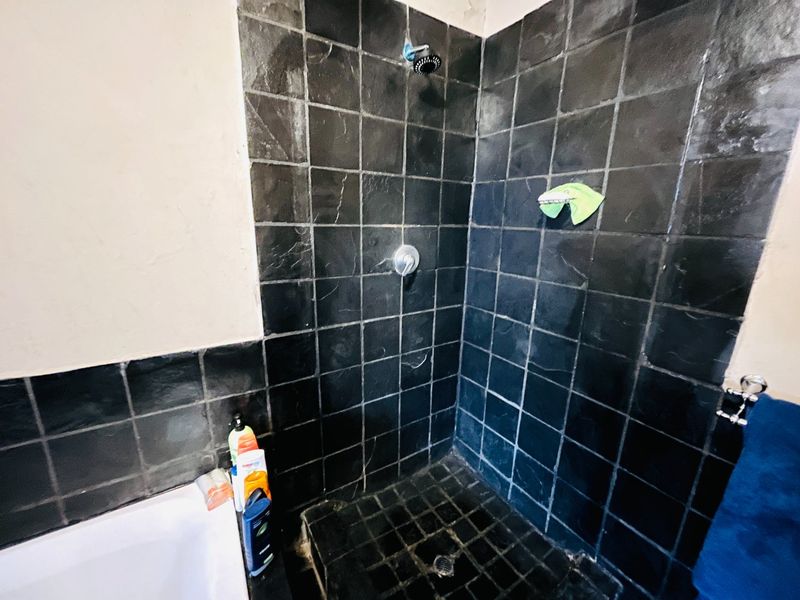 Charming one bedroom apartment in Noordwyk/ Erand Gardens, secure now - Photo 9