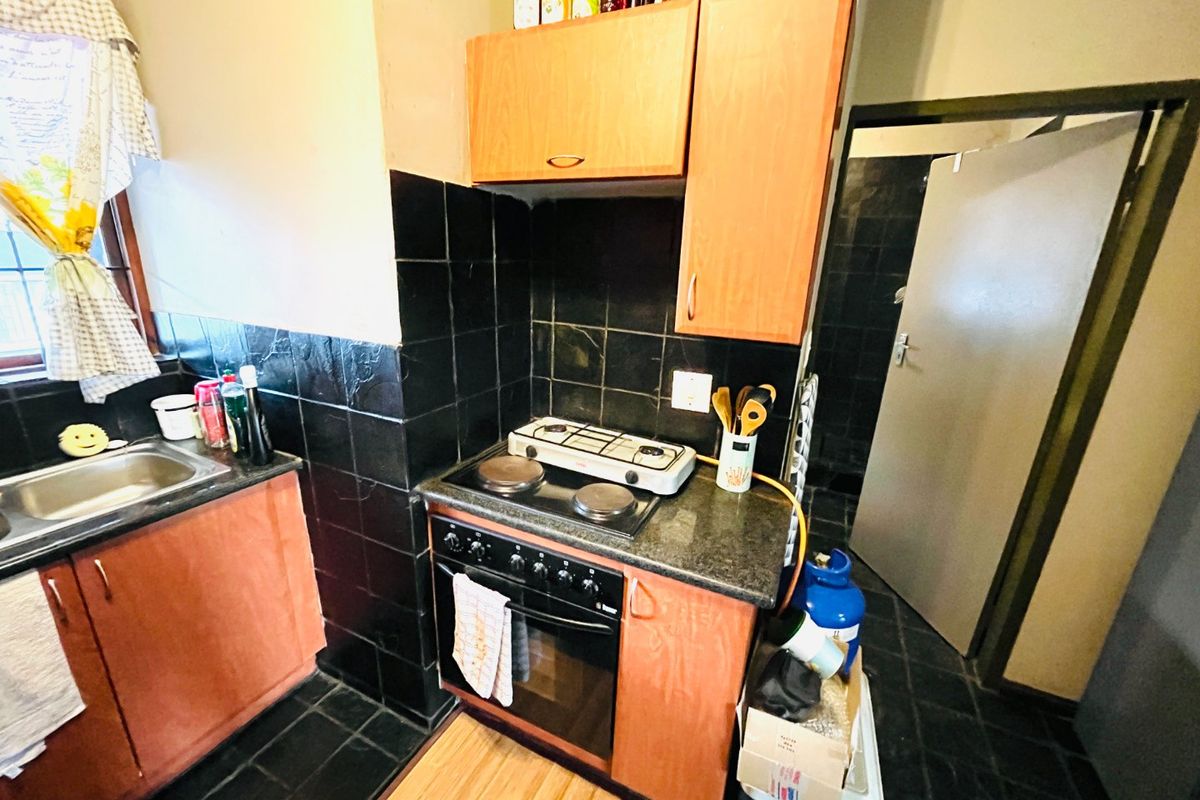 Charming one bedroom apartment in Noordwyk/ Erand Gardens, secure now - Photo 2