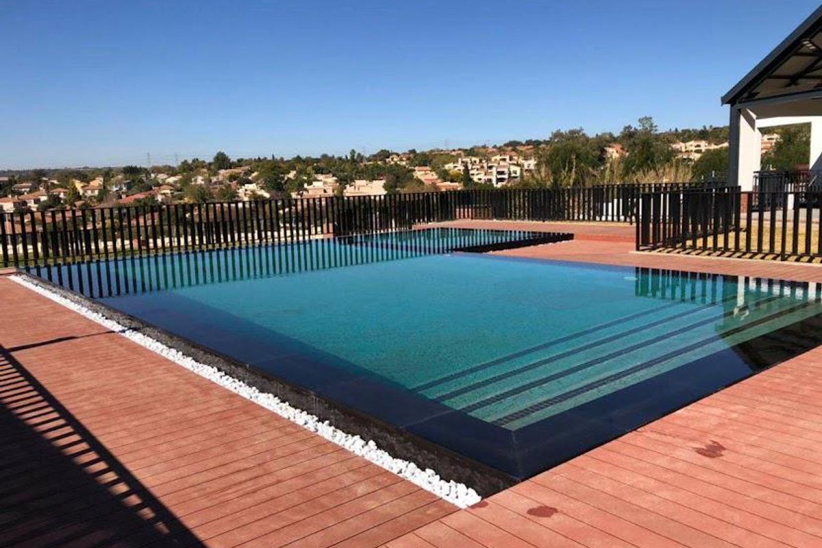 Spacious 3 bedroom 2 bathroom Ground Floor Townhouse - Photo 5