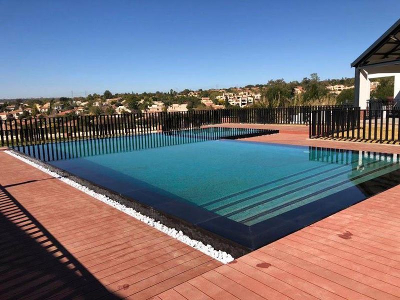 Spacious 3 bedroom 2 bathroom Ground Floor Townhouse - Photo 5