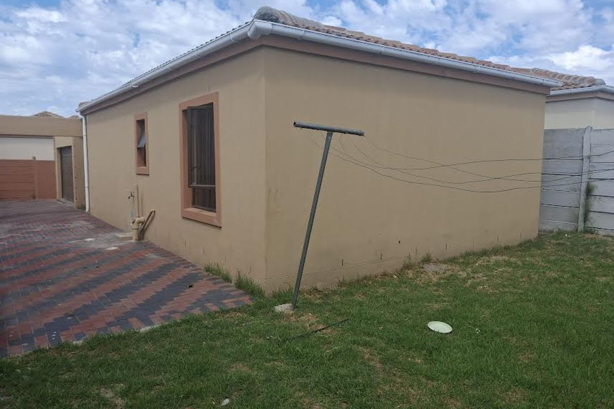 HOME  FOR YOUNG FAMILY - Photo 5