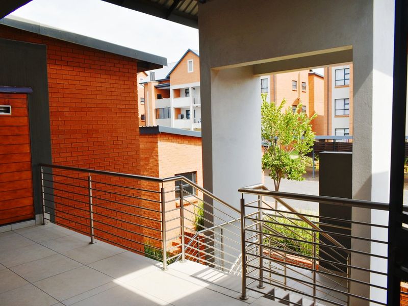 Look no further, 3 bed 2 bath double garage in Golden Fields Estate - Photo 7