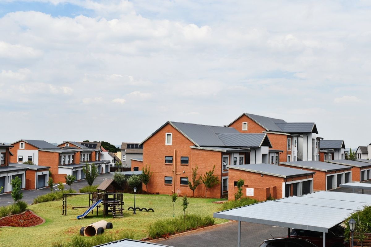 Modern North Facing Flat in Golden Fields Estate - Photo 4