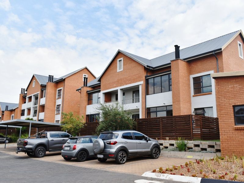 Look no further, 3 bed 2 bath double garage in Golden Fields Estate - Photo 6