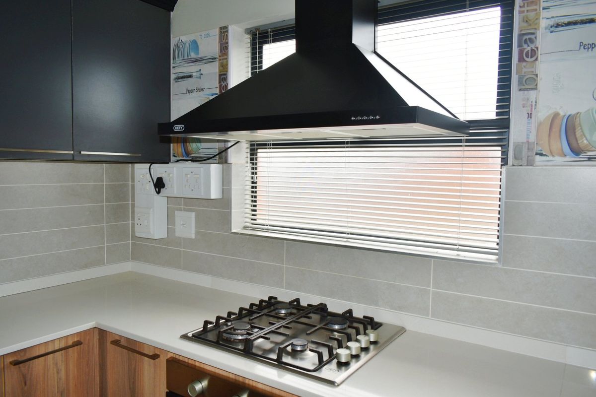 Modern North Facing Flat in Golden Fields Estate - Photo 2