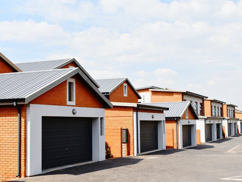 Look no further, 3 bed 2 bath double garage in Golden Fields Estate - Photo 8