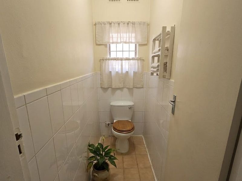 Spacious 3-Bedroom Home with Flatlet & Large Erf – Great Investment Opportunity! - Photo 10