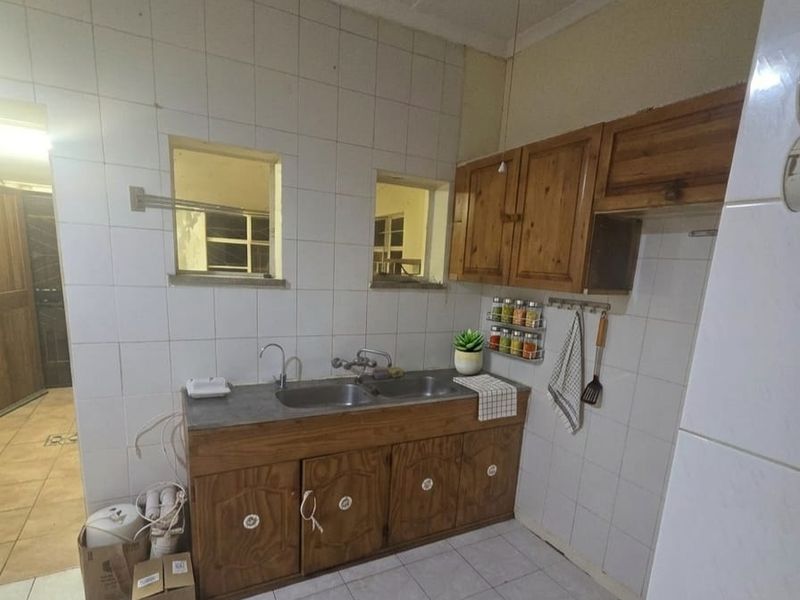 Spacious 3-Bedroom Home with Flatlet & Large Erf – Great Investment Opportunity! - Photo 5