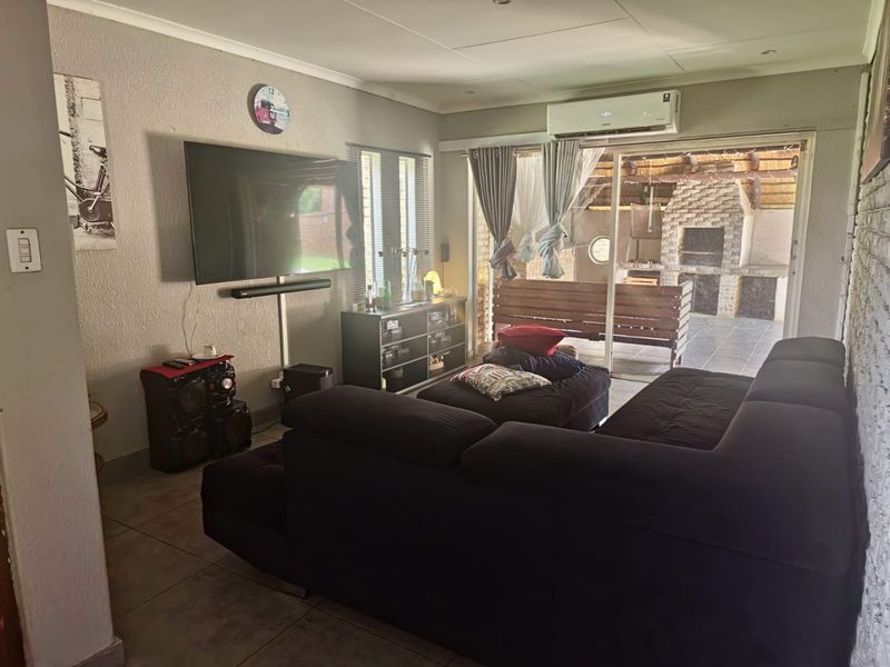 Charming 3-Bedroom Family Home – Move-In Ready! - Photo 10