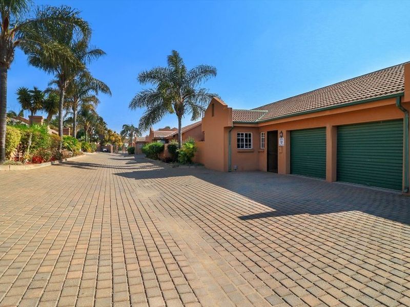Spacious 179m2 Simplex Townhouse – Your Dream Home Awaits!  - Photo 1