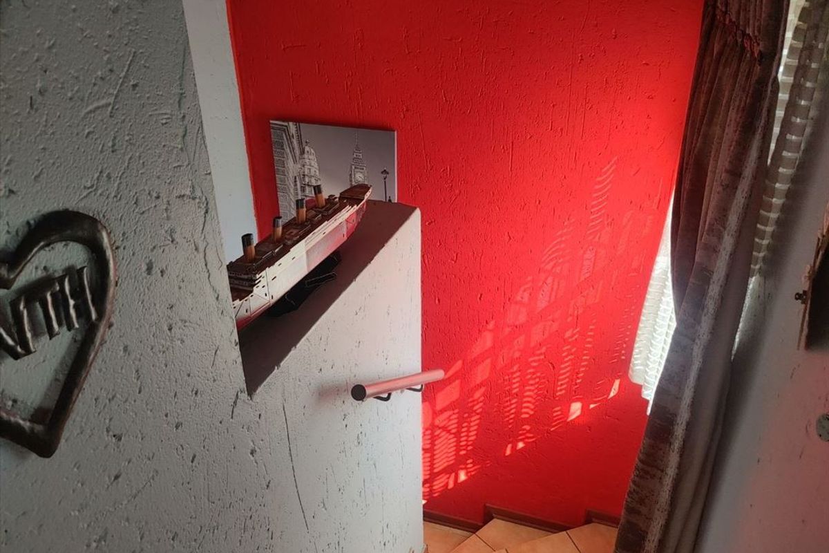 Step Into Your Future – Duplex Delight Awaits!   - Photo 5