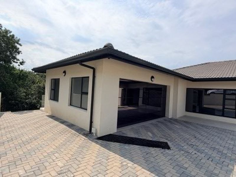 Exceptional Contemporary Living in Palm Kloof Estate, Shelly Beach - Photo 4