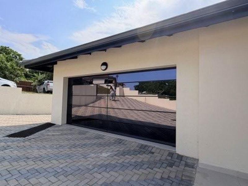 Exceptional Contemporary Living in Palm Kloof Estate, Shelly Beach - Photo 6