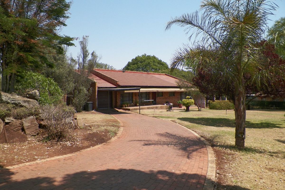 Property for sale Raslouw (Rental of R22 000 pm from the flatlets and hall) - Photo 4