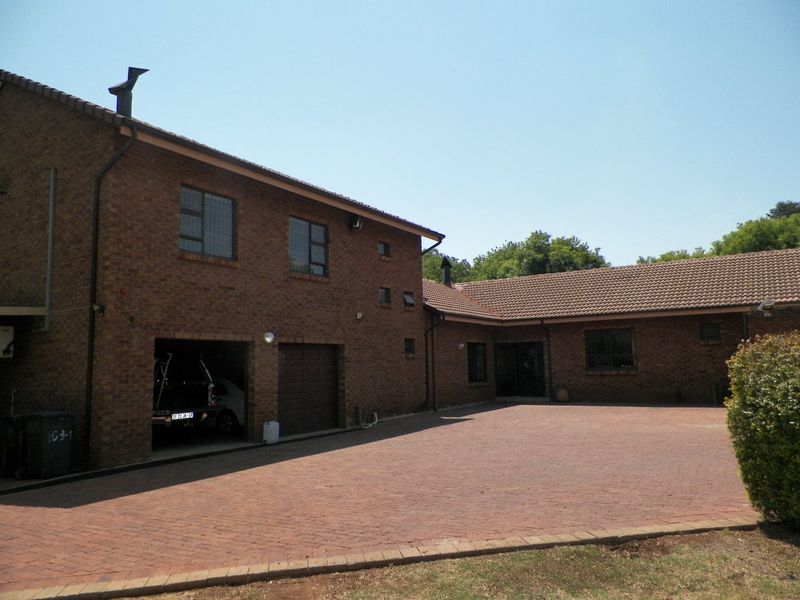 Property for sale Raslouw (Rental of R22 000 pm from the flatlets and hall) - Photo 7
