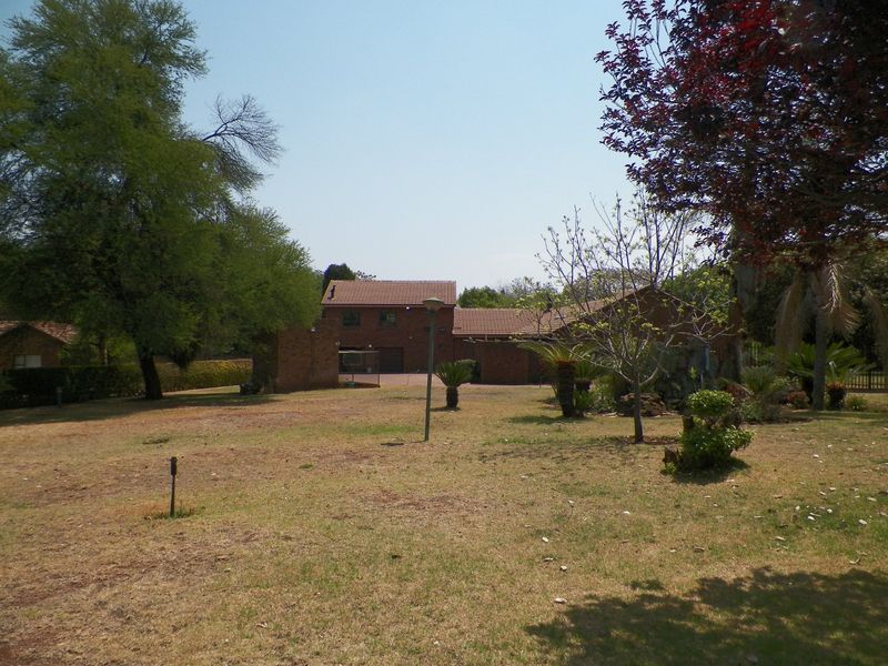 Property for sale Raslouw (Rental of R22 000 pm from the flatlets and hall) - Photo 6