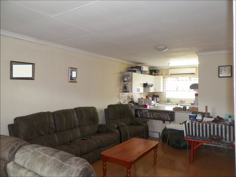 SOLE MANDATE -2Bed, 1Bath, 2 Garage Townhouse for Sale in Clubview Centurion  - Photo 9