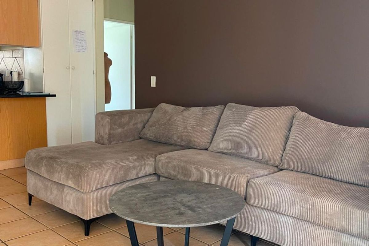 2 Bedroom House For Sale in Camlyn Gardens - Photo 5