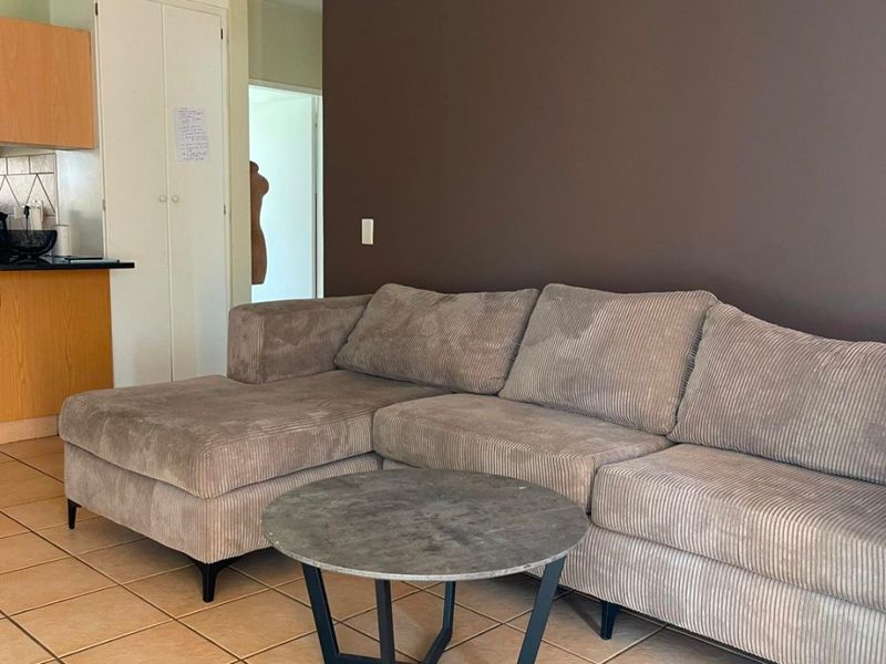 2 Bedroom House For Sale in Camlyn Gardens - Photo 5