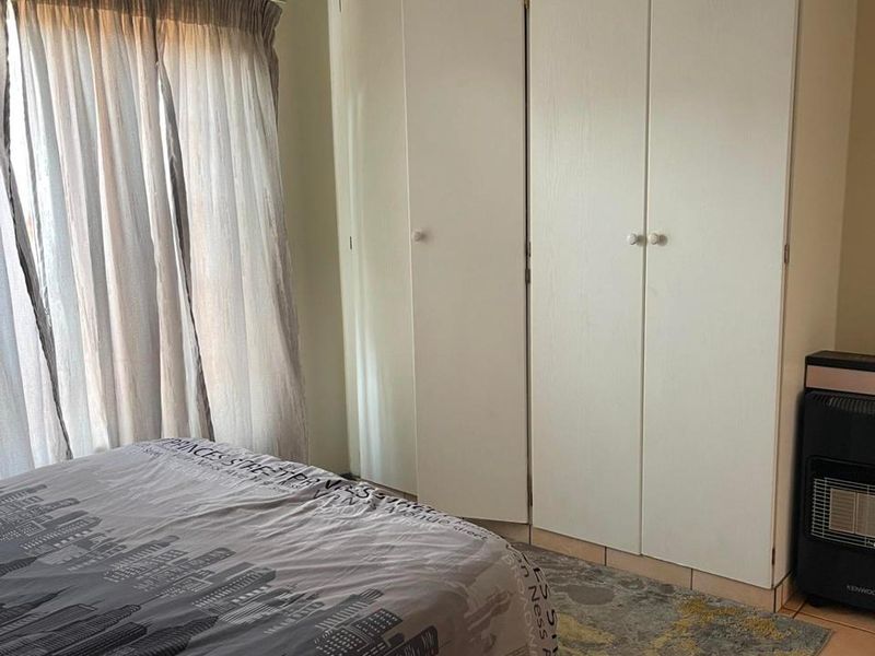 2 Bedroom House For Sale in Camlyn Gardens - Photo 4