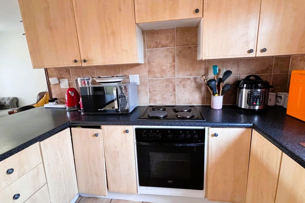 2 Bed 1 Bath unit for sale in Eco Park Estate - Photo 5