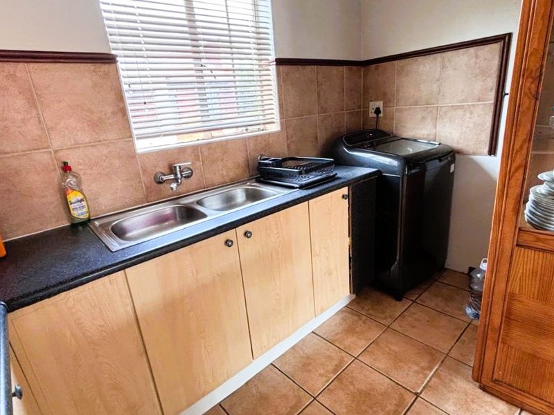 2 Bed 1 Bath unit for sale in Eco Park Estate - Photo 6