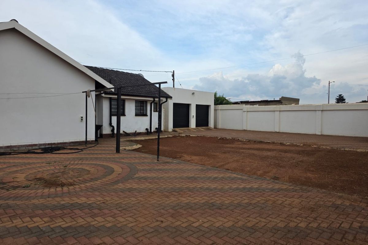 Modern living at a Good Price - Photo 2