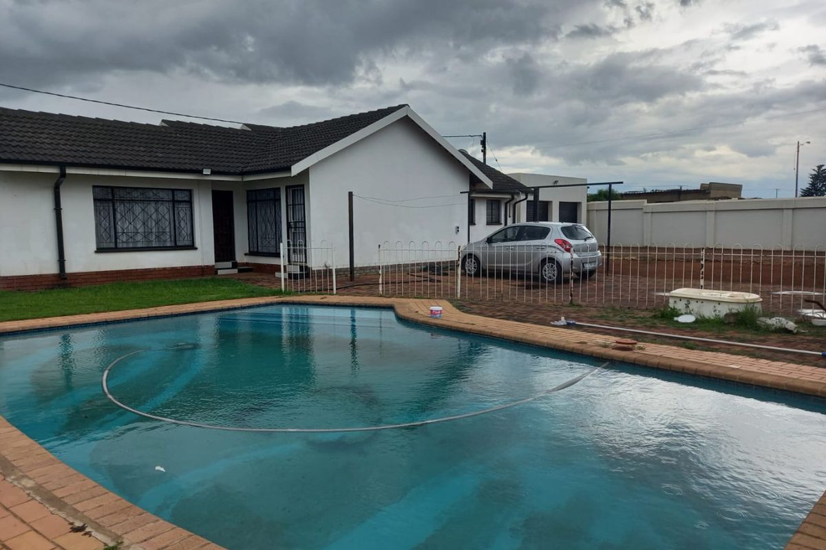 Modern living at a Good Price - Photo 3