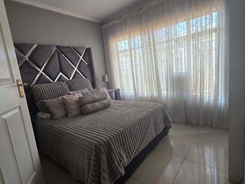 Modern living at a Good Price - Photo 10