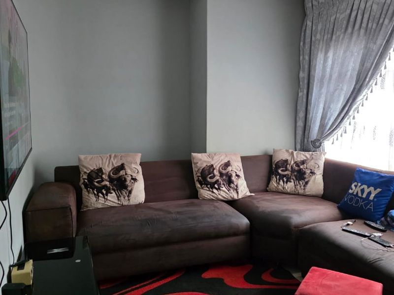 Modern living at a Good Price - Photo 9