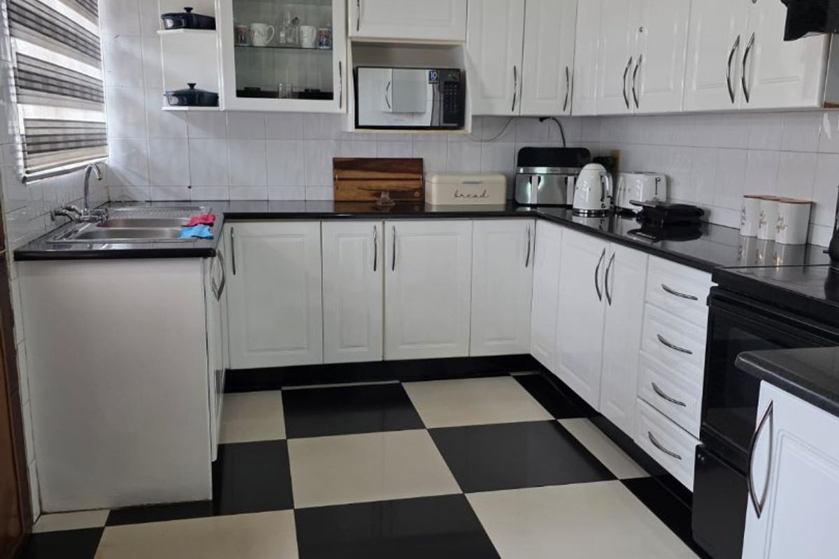 Modern living at a Good Price - Photo 4