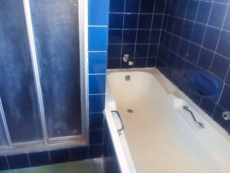 Spacious Family Living in Klippoortjie | Gated & Secure | 3 Bed, 2 Bath - Photo 7