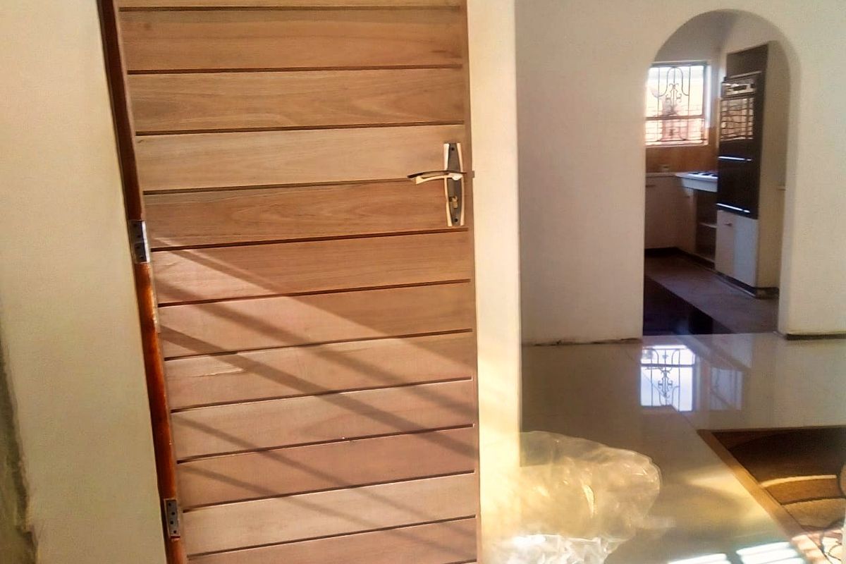 Spacious Family Living in Klippoortjie | Gated & Secure | 3 Bed, 2 Bath - Photo 4